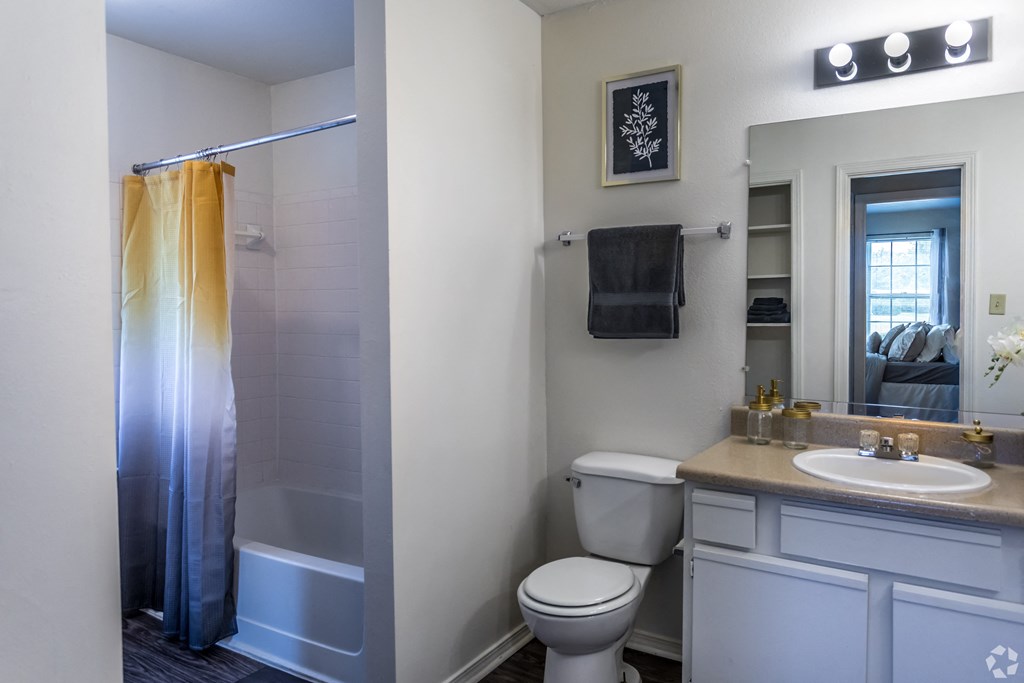 The Trails At Mt. Moriah Apartments, 3048 Moriah Trail, Memphis, TN